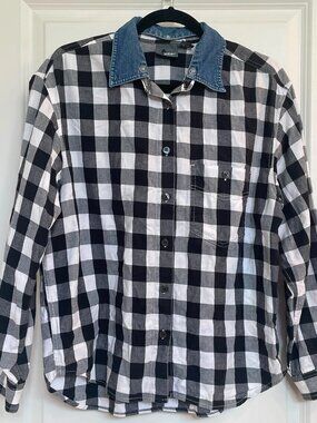 LIZ WEAR Women’s Black/White Plaid Button Up, Size M